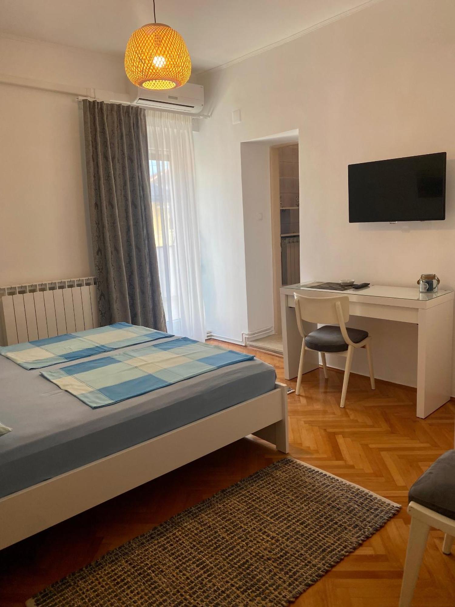 Apartments And Rooms By The Sea Barbat, Rab - 4973 Rab Town Room photo