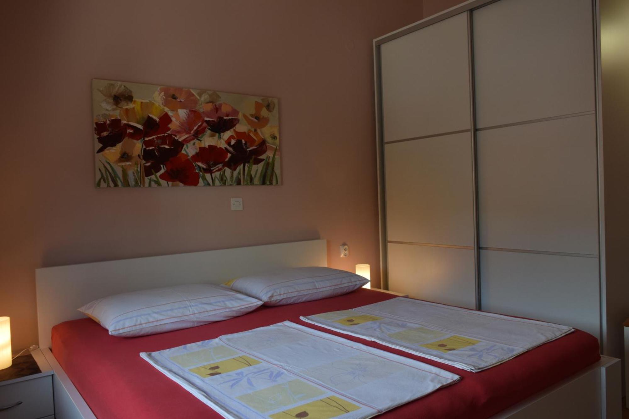 Apartments And Rooms By The Sea Barbat, Rab - 4973 Rab Town Room photo